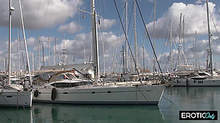 Two Girlfriends Suck Their Vacation Acquaintance's Trunk