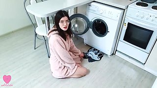 My Step Sister Was Not Stuck In The Washing Machine And Caught Me When I Wanted To Fuck Her Pussy