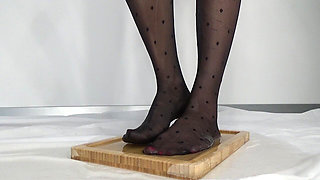 I Pee on My Beautiful Feet in Stockings