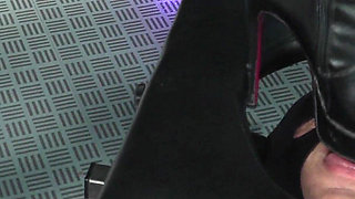 Miss Alessa Milano Femdom Facesitting Breathplay Heel Worship Mouthgagging on the Facesitting Chair by German Mistress