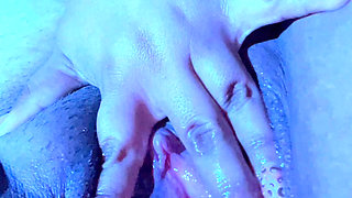 Nighttime masturbation ends in squirt