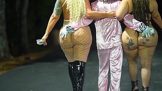 6ftphenomenon And Friend Vs Gibby The Clown - Large butt