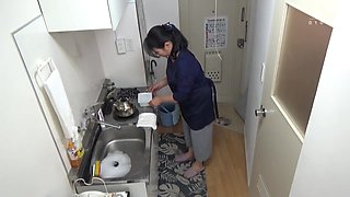 Married cleaning lady gets fucked