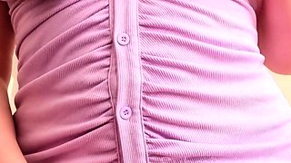 Big ass babe exposes her big boobs