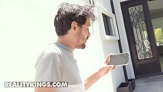 Meaty stunner Paris The Muse seduces rico with her awesome forms into a steamy bang sesh - reality kings
