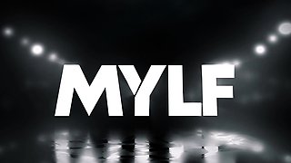 Eat my friends mom pussy while i waiting for her son