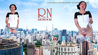 Giantess Regina Noir confidently struts through the city without underwear, towering like King Kong!