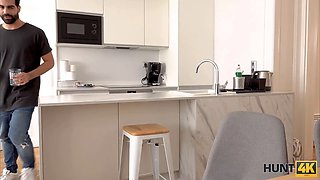 Hunt4k. instead of doing it with boyfriend chick is banged by his bff