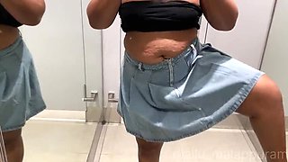 Kerala Mallu Wife Fingering Her Wet Pussy in Mall Trial Room - Big Ass Desi Aunty