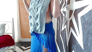 Sisi milf hanging beautifully while knitting a blouse