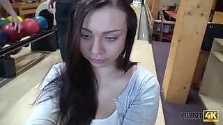 Hunt4k. shy teenage copulates with guy in pub while boyfriend is around