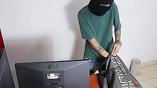 A Gentleman Comes Into My House And We Fuck Really Good! - Jhondick10!