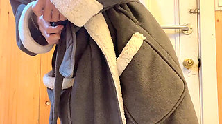 Finger in Pussy Then She Go to Drain Water