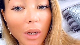 amateur blonde solo webcam