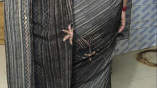 Dasi Bhabhi in Hotel Full Enjoying with Bhabhi Devar in Bathroom