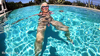 Pissing in a Micro Bikini