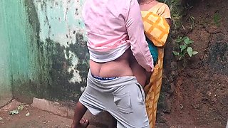 Komal Aunty Hot Indian Desi Fucked Hard by Trilokinath in Hindi