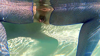 Hot Dildo Play in the Pool