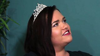 CFNM amateur Brit gals suck in group