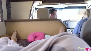 Step Siblings Fuck On Vacation With Stepfamily