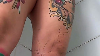 The Giantess Makes You Her Prisoner so You Can Watch While She Shaves!