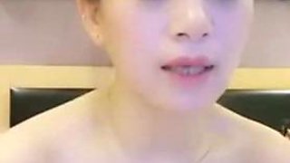 Pink and petite beauty anchor opens a room