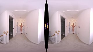 Sexy Showcase featuring Louise P - ZexyVR