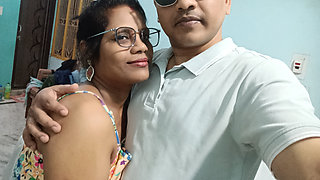 Indian Married Bhabhi Sheela Blowjob and Hardcore Sex with Young Boyfriend