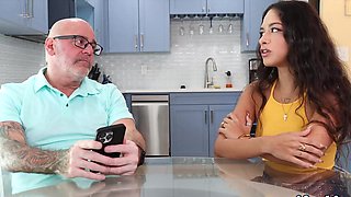Luxe la Fox Fucks Moms Man NOOKIES