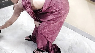 Naukrani ko paise dekar malik ne jabar dasti pela