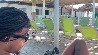 Amateur fuck in front of a crowd with my booty ebony gf