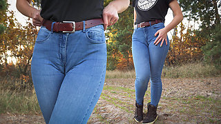 Stepsis Teases Cameltoe Pussy in Blue Jeans Outdoors