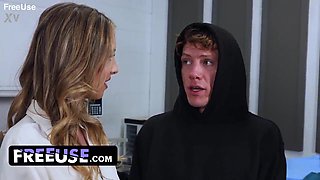 Busy Office Manager Gets Her Pussy Rubbed by a Stranger at the Bus Stop