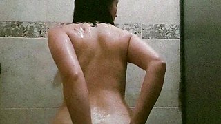 Come and Fuck Me in Shower