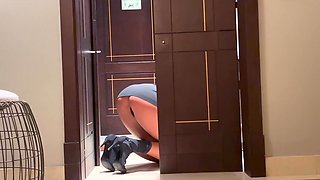 Secretary advances her career by working with her legs wide open