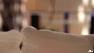 Jelena Jensen Meets Cassidy Banks!