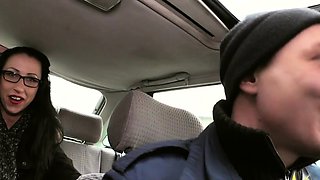 Public geeky date outdoor fuck