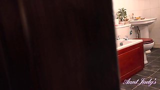 Auntie Kitty Bathtub Blowjob POV