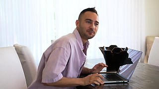 Tattooed Candy Scott Gives Satisfying Footjob Before Sex