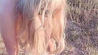 The Slave Girl Shows Her Ass to Passing Cars