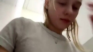Extreme Squirting in the Gym