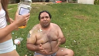 The minion gives Jennifer loves spluey a second shot