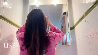 Lissa Brown Skinny Shower Tease