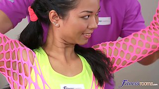 Meaty rod for asian sport woman and sperm in her ass - fitness rooms