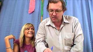 Young college girl chooses her professor's boner to books