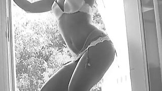 She has just turned 18 and Elizabeth Bentley a big slut with a shaved vagina loves having rough sex