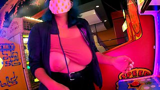Slutty amateur flashing her big boobs in the backseat