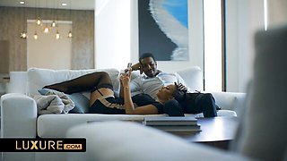 Watch funny Kira Noir's trailer