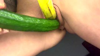 Sexy German MILF uses zucchini for hot homemade pussy close-up orgasm