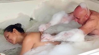 Hot Wet Massage with Garabas and Olga